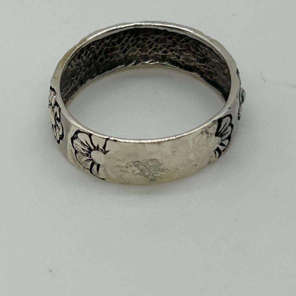 Sterling Silver Daisy Ring Flower Floral 925 Pinky or Child Ring Size 3 - Picture 13 of 14